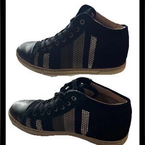 UGG Black and Silver women size 7 high top sneakers!!